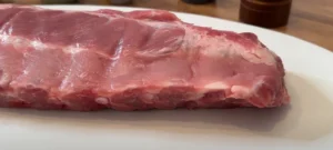 costillas de cerdo crudas